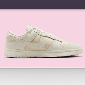 -PRE LOVED- NIKE DUNK LOW WITH LACE FABRIC PANELS IN LIGHT OREWOOD BROWN SZ 10